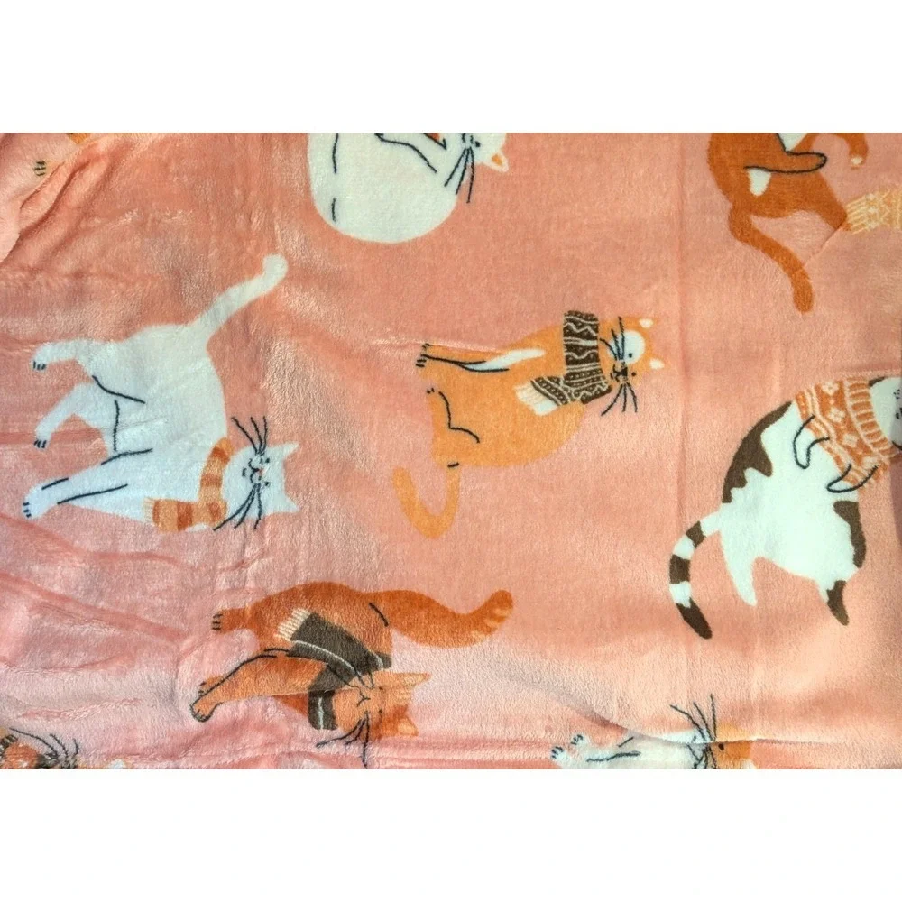 LOT OF 2: New Comfort Bay Soft Throw New 50x60in Super Soft Fabric Cats 2 THROWS